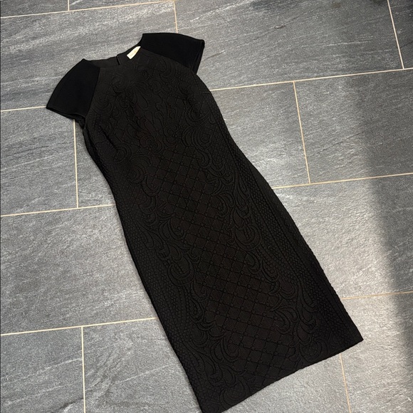 Tory Burch Dresses & Skirts - Tory Burch Kiersten Body-Con Black Jacquard Cap Sleeve Dress